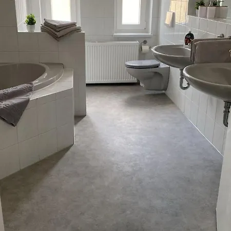 Appartamento L Queen 4p 2z Ruhig Gelegen, Gute Verkehrsanbindung Markranstädt