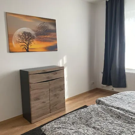 L Queen 4p 2z Ruhig Gelegen, Gute Verkehrsanbindung アパート Markranstädt